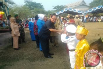 BUPATI TABALONG SERAHKAN HADIAH
