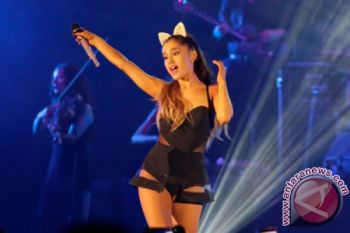 Ariana Grande to hold concert in Manchester for bombing victims
