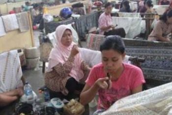Rupiah Melemah, Pengrajin Keluhkan Kenaikan Harga Bahan Baku