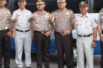 Jasa Raharja Hibah Ambulans Ke Polda Riau