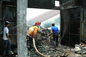 Kebakaran Pabrik Pengolahan Kayu di Banjarnegara Berhasil Dilokalisasi