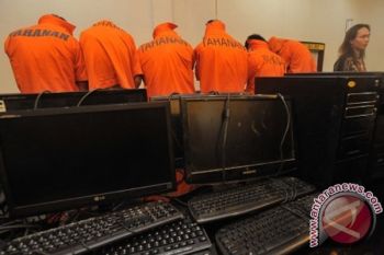Polda Metro Jaya Buru Pemodal Judi Online Sepakbola