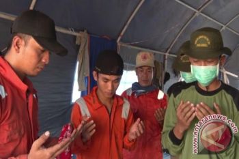 Tim gabungan berupaya padamkan kebakaran hutan