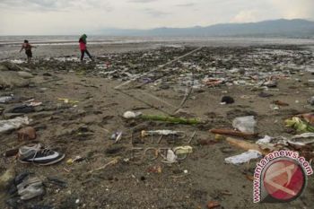 Sampah jangan kotori keindahan Anjungan Pantai Manakarra 