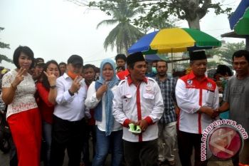 Willy Blusukan di Dua Pasar Muara Teweh