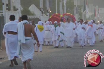 HAJI -  Jamaah mulai bergerak ke Arafah Sabtu
