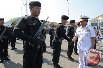 Upacara HUT ke-56 Hiu Kencana