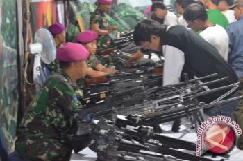 Wapres tinjau pameran persenjataan Indonesia