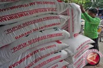 Pekalongan Jamin Persediaan Pupuk Cukup Hingga 2015