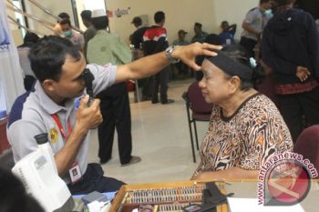 Ratusan Warga Hadiri Bhakti Kesehatan TNI AU