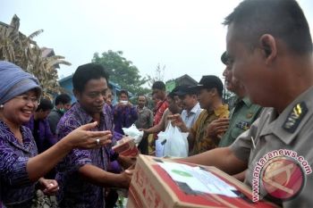 Mahasiswa STIE Muara Teweh Bantu Korban Kebakaran 