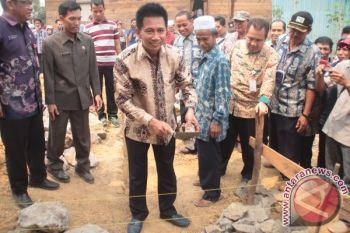 Bupati Barut Letakan Batu Pertama SPAM IKK Lemo 