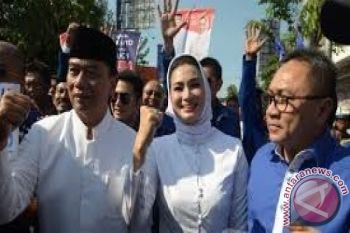Cawali Surabaya Rasiyo Ziarah ke Makam Bung Tomo
