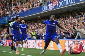 Chelsea Bungkam Sembilan Pemain Arsenal 2-0