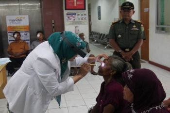 Kodam Cenderawasih gelar operasi katarak sambut HUT TNI
