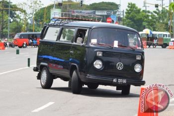 VW Combi Terbakar Ludes di Kudus
