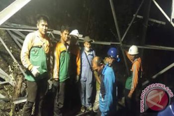 Lokasi Kerusakan Transmisi PLTA Sulit Dijangkau 
