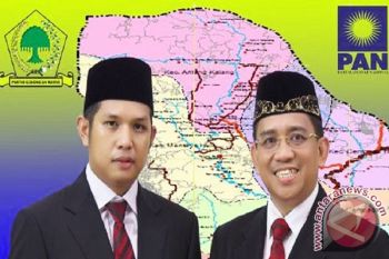 Peserta Pilkada Kotim Tunjukkan Keakraban Di Depan Publik 