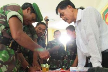Cegah Narkoba, Anggota Kodim Magelang Tes Urine 