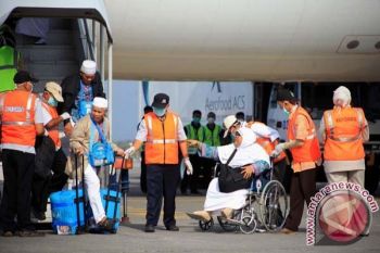 Kloter I Jamaah Haji Mendarat di Bandara Adi Soemarmo