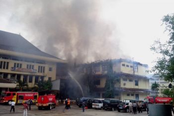 Markas Polda Jateng Terbakar Hebat