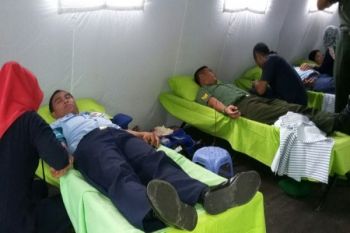 500 prajurit TNI donor darah di Jayapura