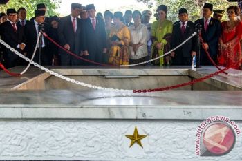 Presiden Undang Tiga Prajurit Pengangkat Jenazah Pahlawan Revolusi ke Istana