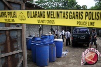 Polisi Kotawaringin Timur Gerebek Pabrik Pembuatan Arak 