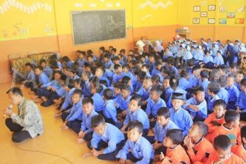 Ratusan Siswa Kudus Doakan Korban Tragedi Mina