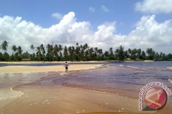 Seruyan Kembangkan Objek Wisata Pantai 