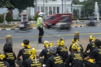 Gugatan Warga Terdampak PLTU Kandas di PTUN
