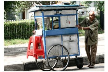 Kulon Progo mendapat bantuan 50 gerobak bakso 