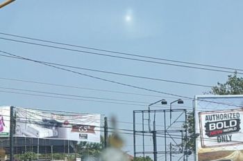 Ketika Gejala "Xenoglosofilia" Kian Menggila