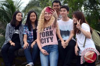 Presiden bebaskan visa kunjungan 75 negara