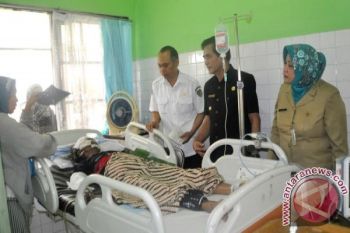 Wabup Barut Kunjungi Korban Kebakaran Di RSUD
