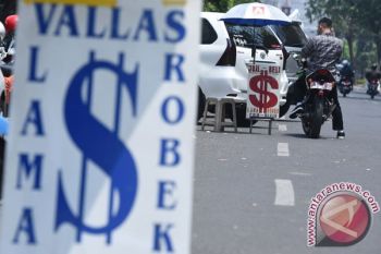 Dolar Bervariasi