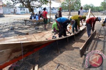 Pembuatan Perahu Nelayan