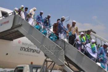 356 Haji Kloter 44 Tiba di Debarkasi Solo 