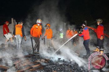 Korban Kebakaran Pasar Kayu Muntilan Terima Bansos