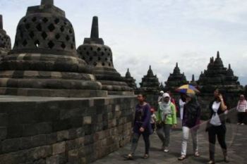 Penggunaan Sandal di Borobudur Perlu Kajian