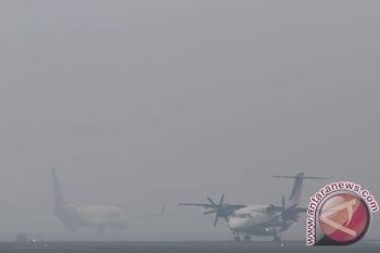 Akibat asap, Bandara Pekanbaru lumpuh