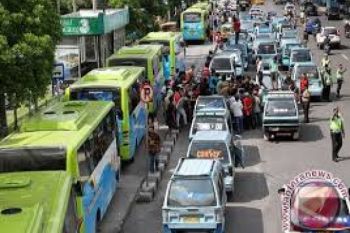 PNS Tanpa Kendaraan Bermotor, Transportasi Massal Perlu Diperbaiki 