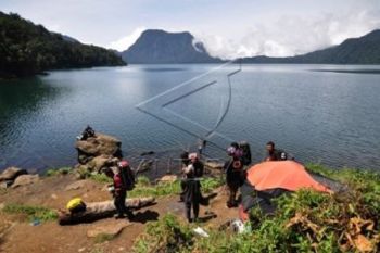 Mencintai alam memperjuangkan kehidupan