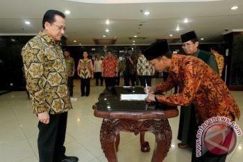 Muhammad Rakhman Asal Kobar Dilantik Jadi Anggota DPD Baru