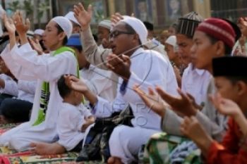 Ratusan Warga Karanggedang Banyumas Gelar Salat Istiska