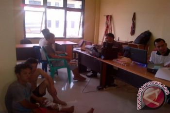 Polres tangkap tiga tersangka pencurian