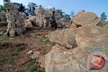 Lobang Sewu Ramai Dikunjungi Wisatawan