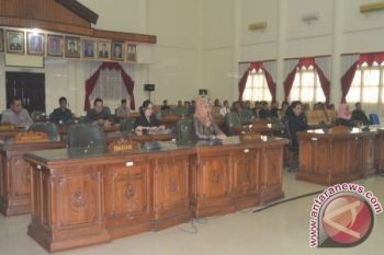Paripurna DPRD Barsel Kembali Tak Capai Kuorum 