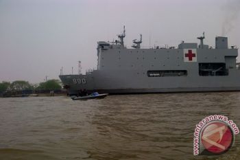 KRI Soeharso Terima Pasien Kabut Asap