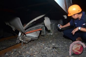 Kereta Api Anjlok